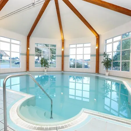 Sonnenhotel Feldberg Am Mit Schwimmbad, Sauna Und Dampfbad Feldberger Seenlandschaft