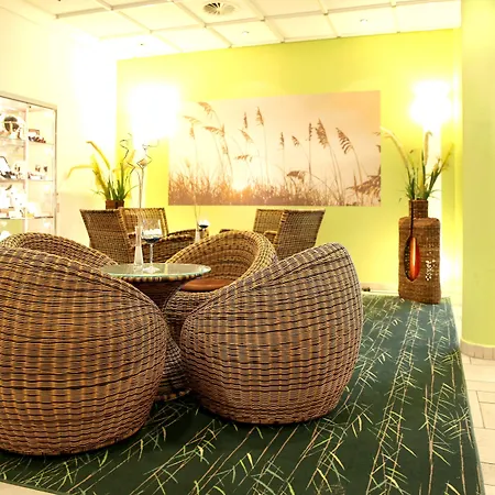 Sonnenhotel Feldberg Am Mit Schwimmbad, Sauna Und Dampfbad Feldberger Seenlandschaft