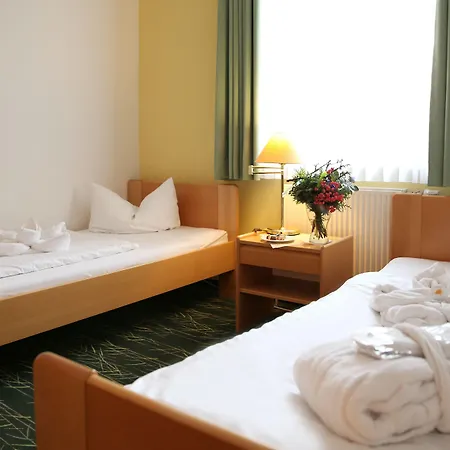 Hotel Sonnenhotel Feldberg Am Mit Schwimmbad, Sauna Und Dampfbad Feldberger Seenlandschaft