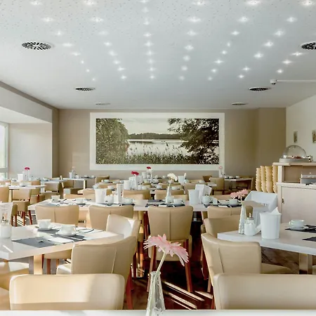 Sonnenhotel Feldberg Am Mit Schwimmbad, Sauna Und Dampfbad Feldberger Seenlandschaft