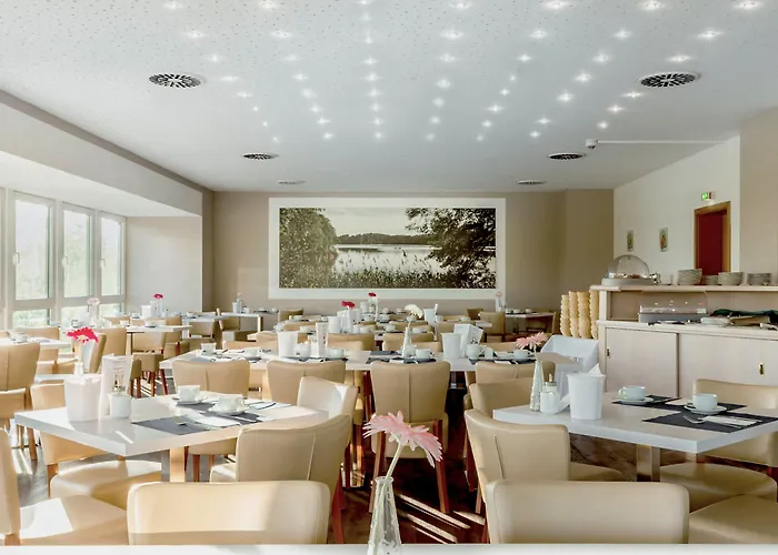 Sonnenhotel Feldberg Am Feldberger Seenlandschaft